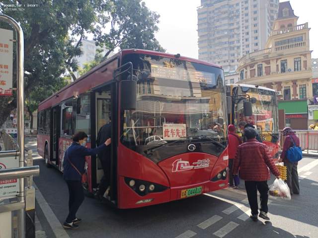 800BUS
